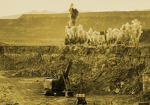 Добыча урана открытым способом карьер взрыв